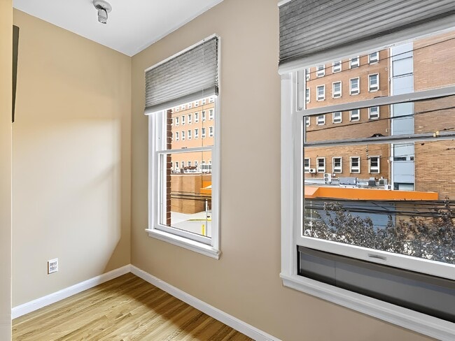 Foto del edificio - 317 Willow Ave
