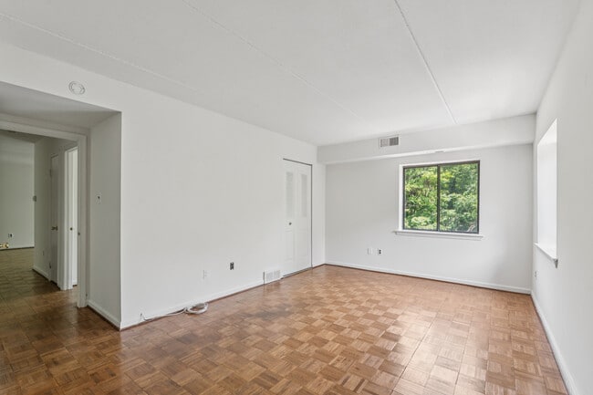 Building Photo - Woodbrook House Apartments