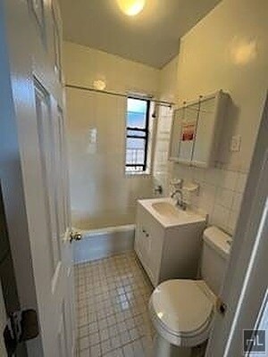 Foto del edificio - ROBERTS AVENUE