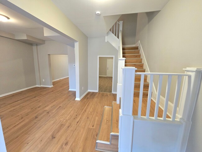Foto del edificio - Beautiful 4.5 Bedroom 2 Bathroom West Balt...