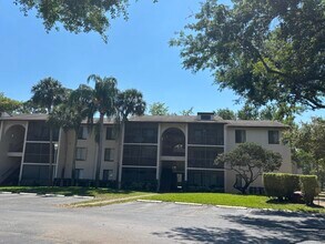 Building Photo - 201 Foxtail Dr