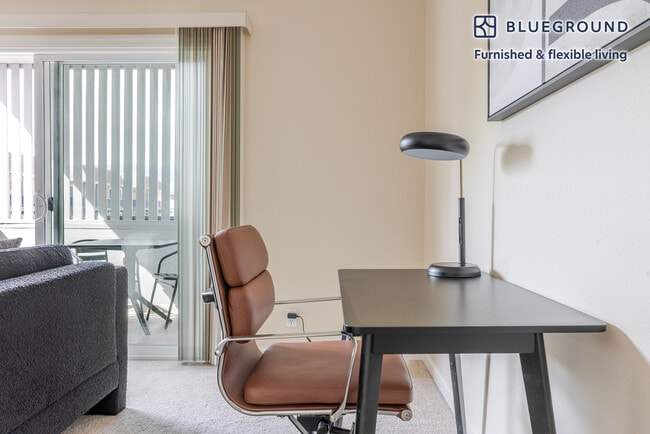 Building Photo - 170 Locksunart Way