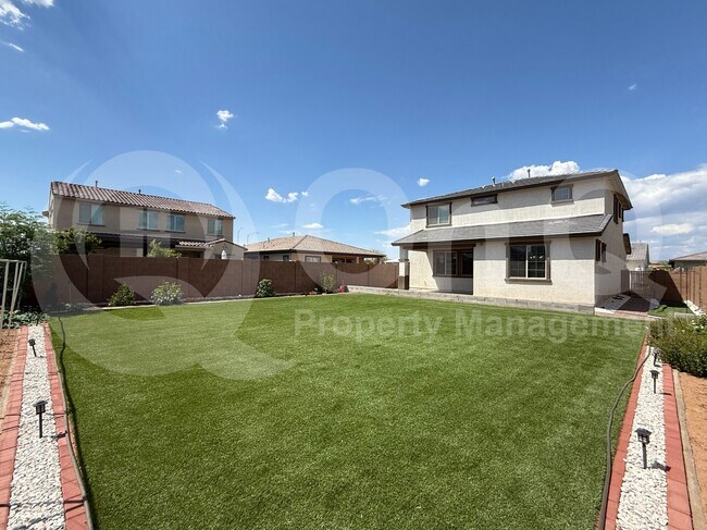 Foto del edificio - 10935 E Tesla Ave