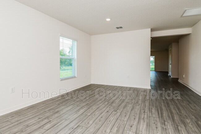 445 Danube Dr photo'