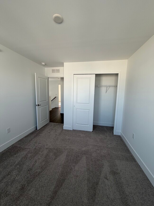 Foto del edificio - 36 Primrose Ct