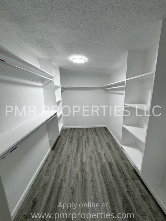 Foto del edificio - 3 Bedrooms / 1 Bathroom House