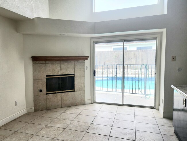 Foto del edificio - SW-4 bed/3 bath + pool house