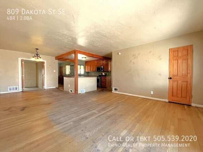 Foto del edificio - 809 Dakota St SE