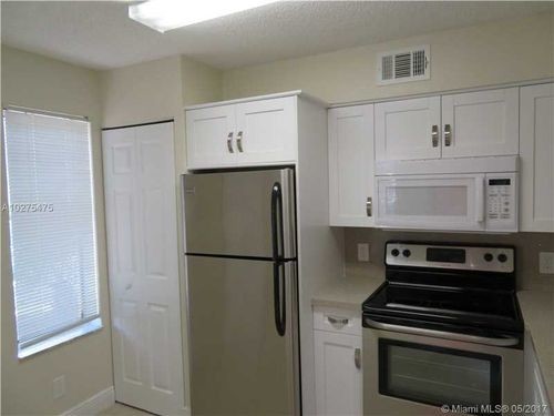 Foto principal - 1054 Coral Club Dr