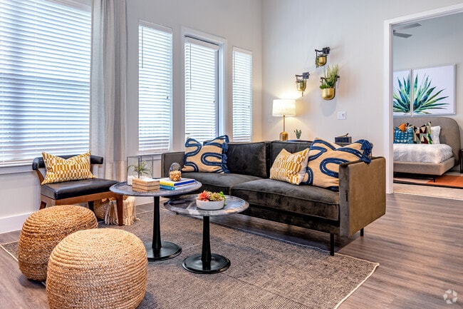 2BR, 2BA - 1015SF (Tyler) - Living Room - The Truman Arlington Commons