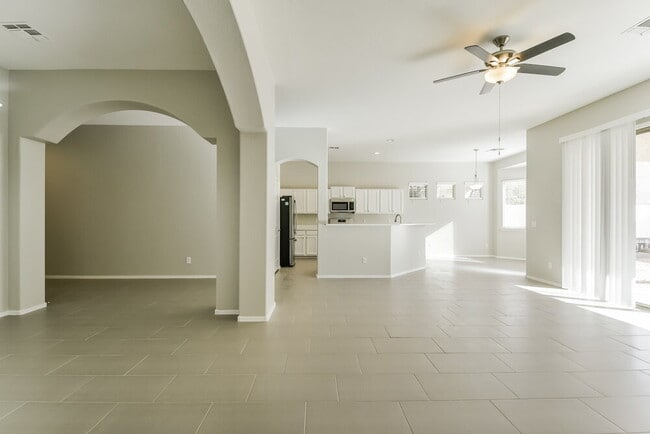 Building Photo - 6805 W Lariat Ln