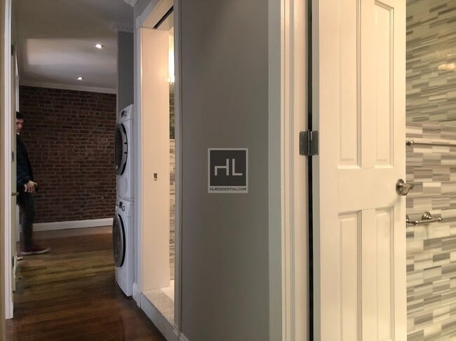 Building Photo - E 100TH ST.