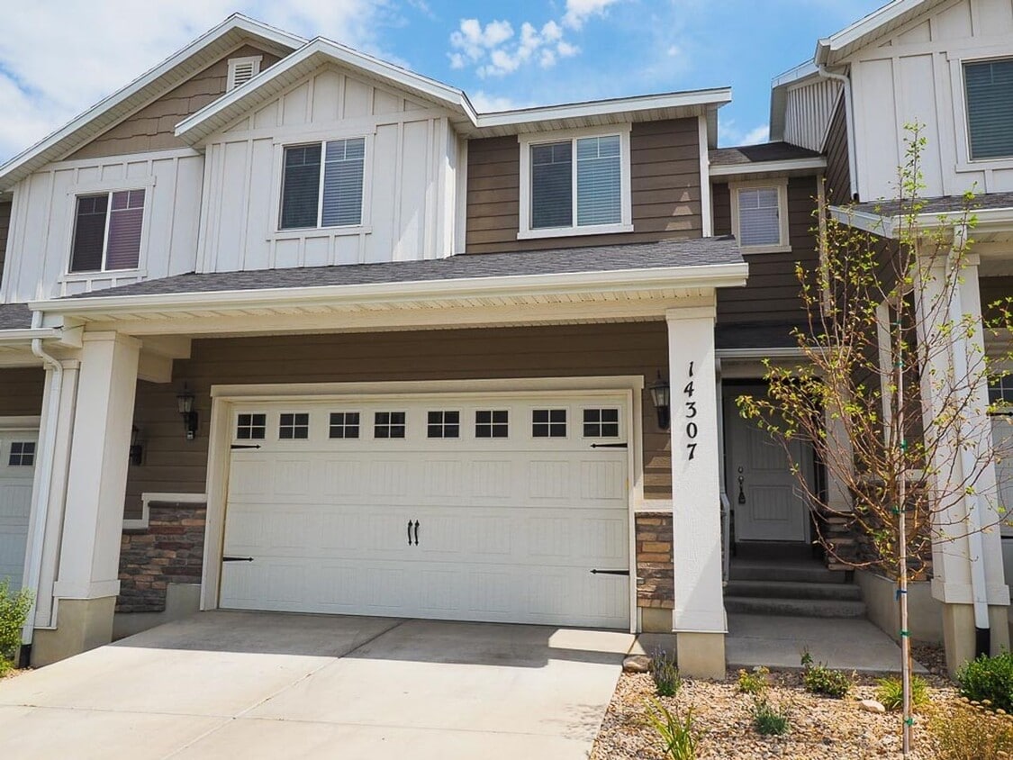 Primary Photo - Draper Hillside Townhome