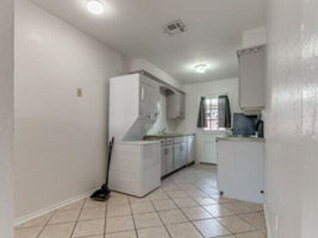 Foto del edificio - 2 bed/ 1 bath condo in Bethany