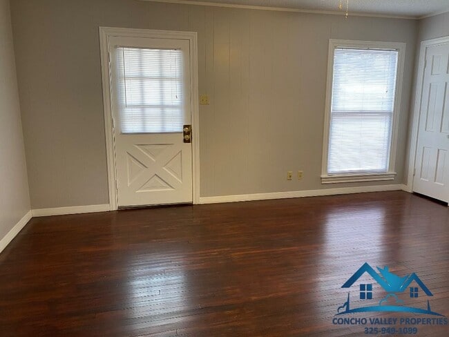 Building Photo - 215 Paint Rock Rd
