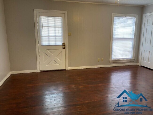 Foto del edificio - 215 Paint Rock Rd