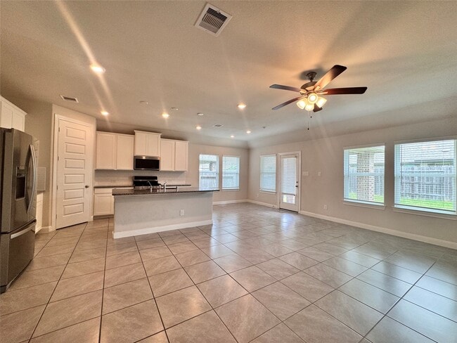 Building Photo - 8902 Jasper Lake Dr