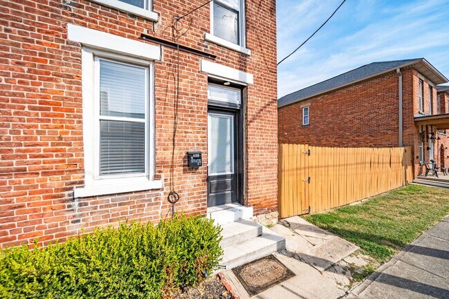 Foto del edificio - EAST FRANKLINTON ARTIST DISTRICT!  SUNNY NEWLY RENOVATED HOME on DOUBLE LOT
