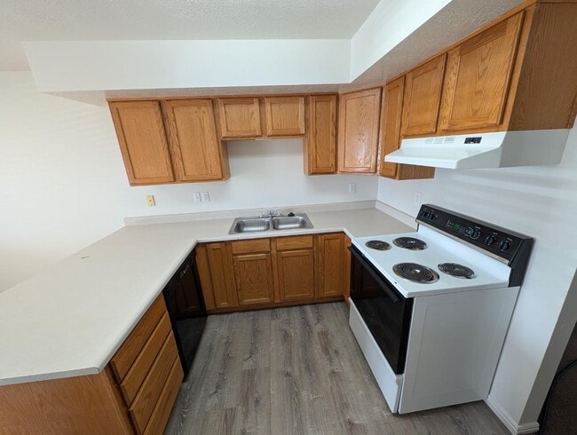 Building Photo - 164 W 200 S