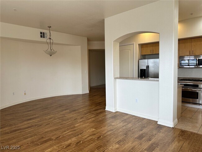 Foto del edificio - 32 E Serene Ave