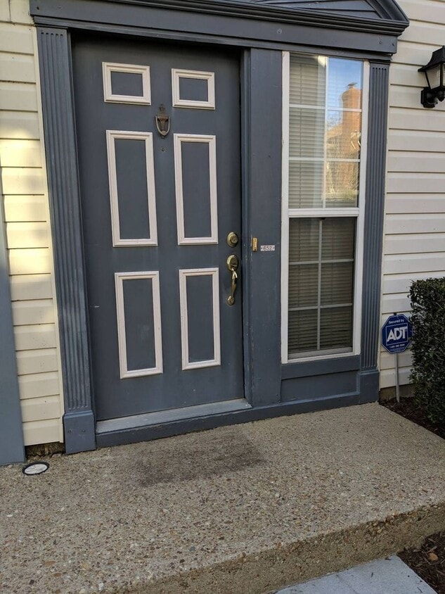Primary Photo - 652 Oleander Circle, Virginia Beach - Augu...