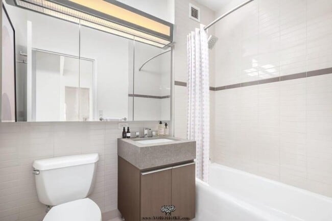 Building Photo - 1 bedroom in NEW YORK NY 10004