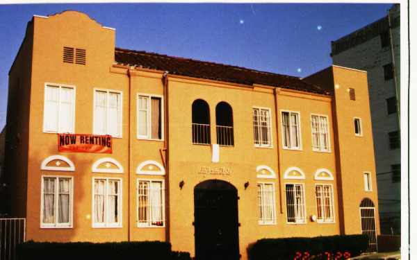 Primary Photo - La Zada Apartments