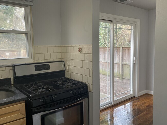 Foto del edificio - 3109 N Parham Rd