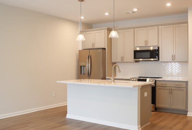 Foto del edificio - 493 Crown Dr