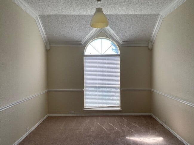 Building Photo - Coming Soon in Fort Worth! 4 bedroom with ...