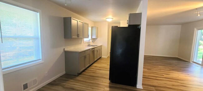 Foto del edificio - 1584 Greenwood Dr NW