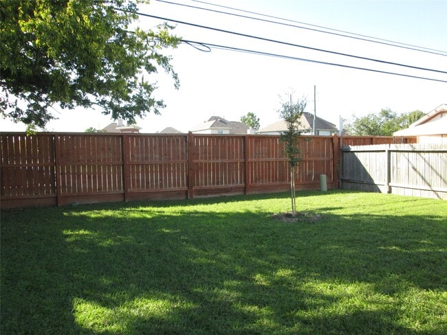 Building Photo - 6333 Northway Dr