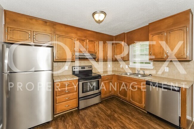 Building Photo - The Shutter Home -- One Month of Free Rent!