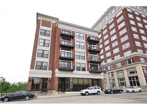 Building Photo - 2029 Grand Blvd