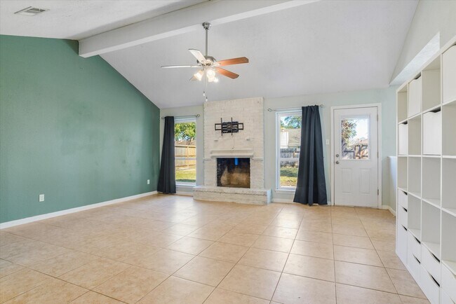 Foto del edificio - 4905 Woodway Ave