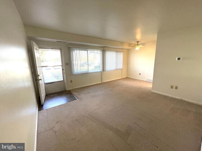 Foto del edificio - 1116 Taney Ave