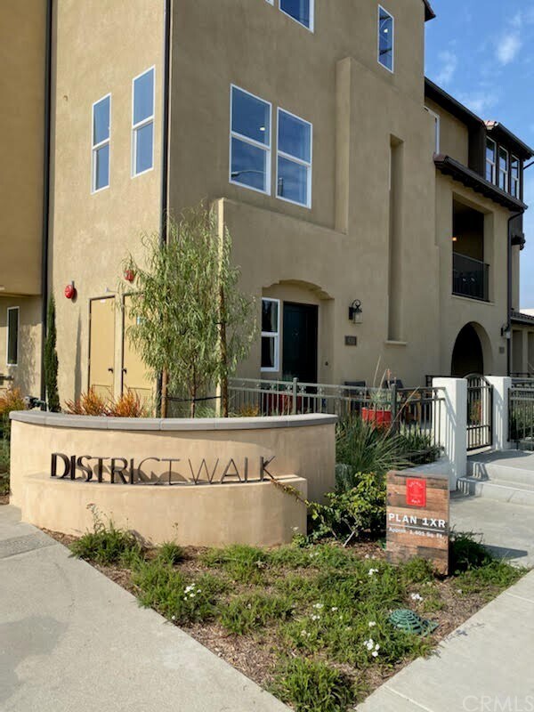Foto principal - 669 S District Way