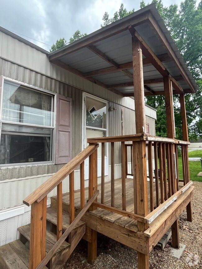 Building Photo - 17822 Batesville Pike