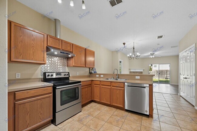 Foto del edificio - 4515 Sawgrass Dr