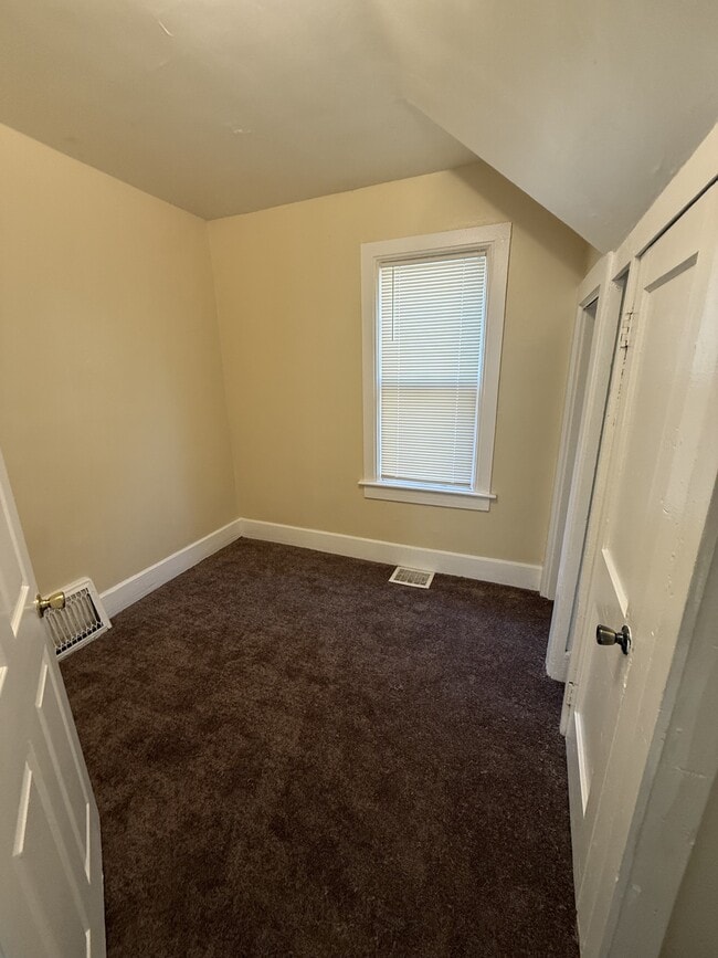 Foto del edificio - 573 Blair Ave