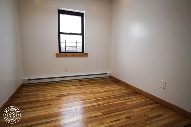 Building Photo - 1125 Madison St