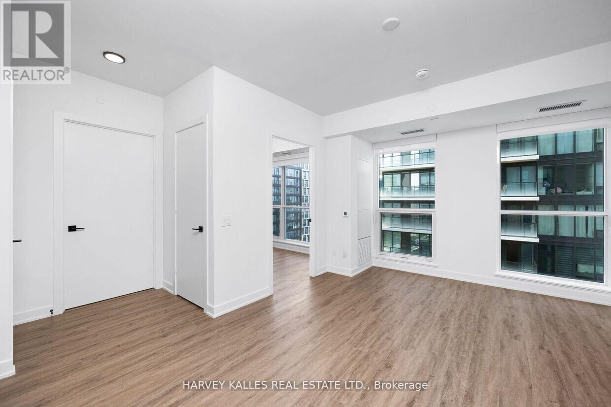 Photo principale - 327-4327 King St W
