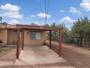 Building Photo - 440 Sendero Loro