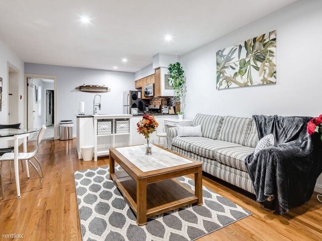 Building Photo - 2 br, 2 bath Condo - 6280 W 3rd St Apt 411