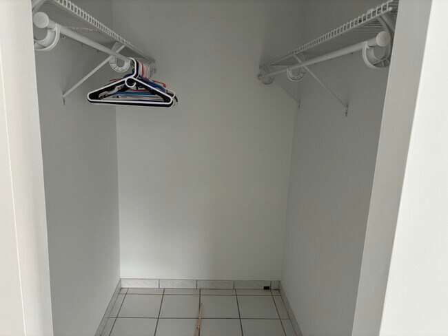 Foto del edificio - 6700 SW 40th St