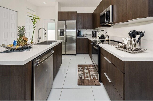 Foto del edificio - 4740 NW 84th Ct