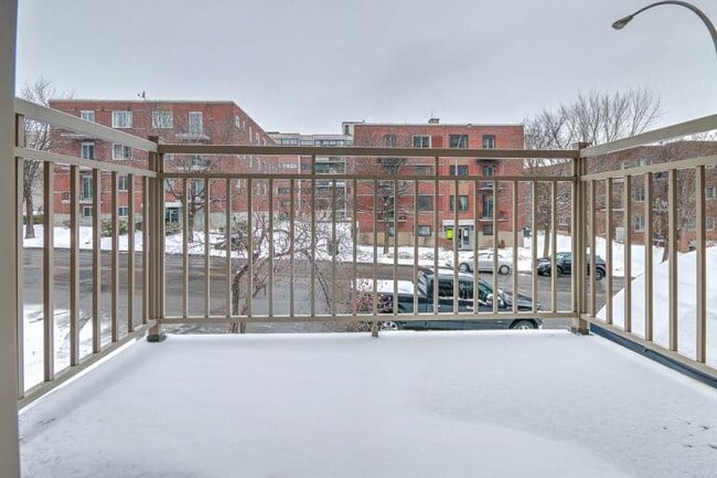 Photo du bâtiment - 2120 Av Van Horne