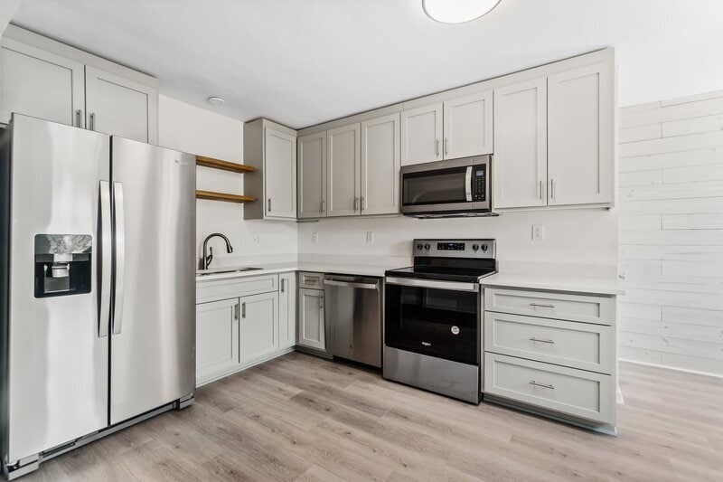 Primary Photo - 316 24th St