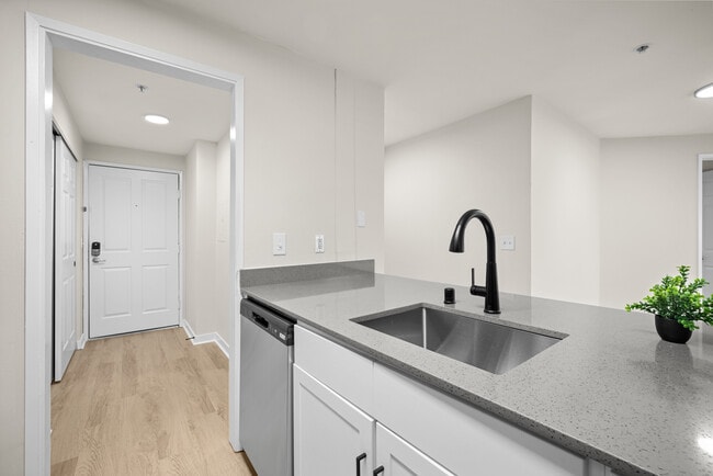 Building Photo - Oceana