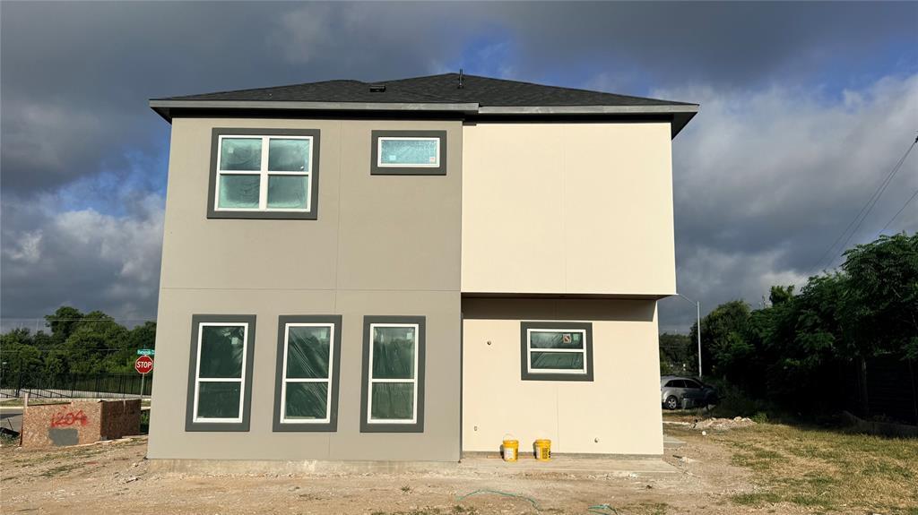 Building Photo - 1204 Friends Cv